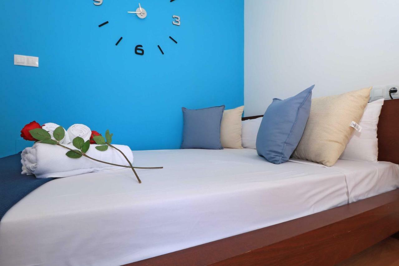 Del Parque Flats Estudio Lagunillas Малага Экстерьер фото